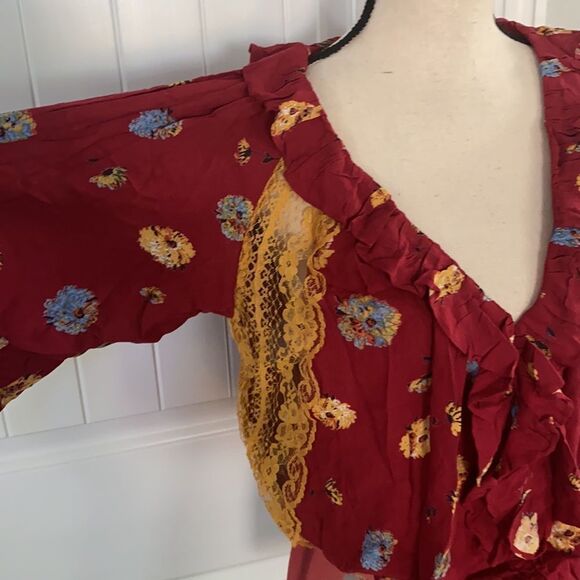 NWOT Free People Poppy Floral Printed V-Neck Bodysuit
Size XS - Picture 6 of 16